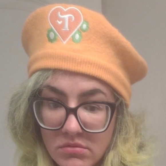 Trixie Cosmetics Beret. - Picture 12 of 13